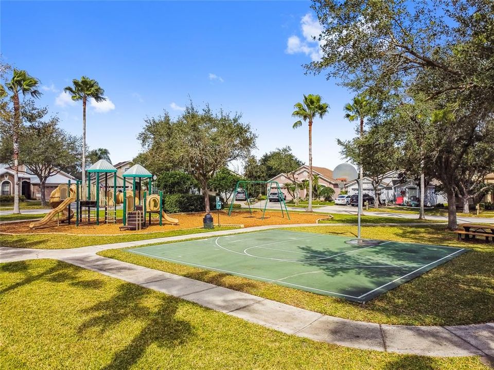 Active With Contract: $625,000 (4 beds, 3 baths, 2683 Square Feet)