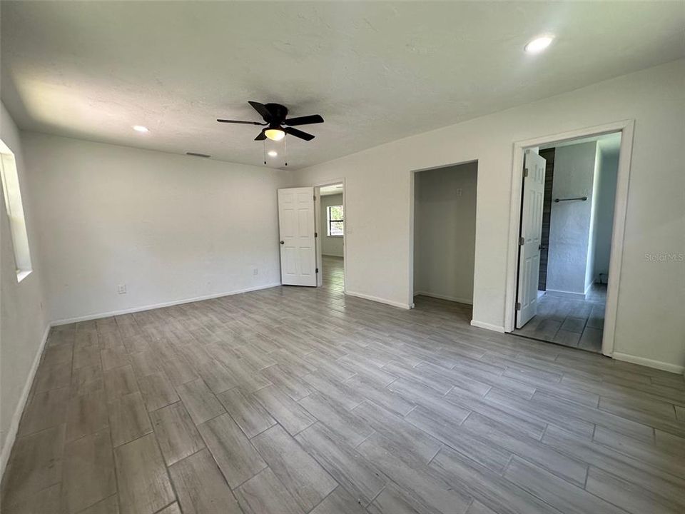 For Rent: $2,350 (3 beds, 2 baths, 1900 Square Feet)