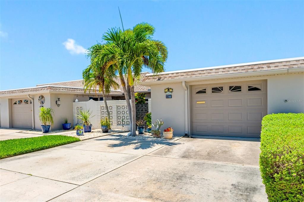 For Sale: $619,900 (2 beds, 2 baths, 1400 Square Feet)