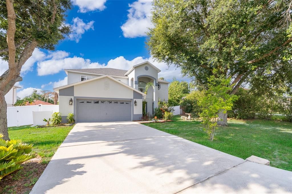 Active With Contract: $350,000 (4 beds, 2 baths, 2887 Square Feet)