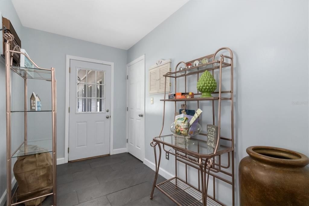 Active With Contract: $525,000 (3 beds, 3 baths, 1834 Square Feet)