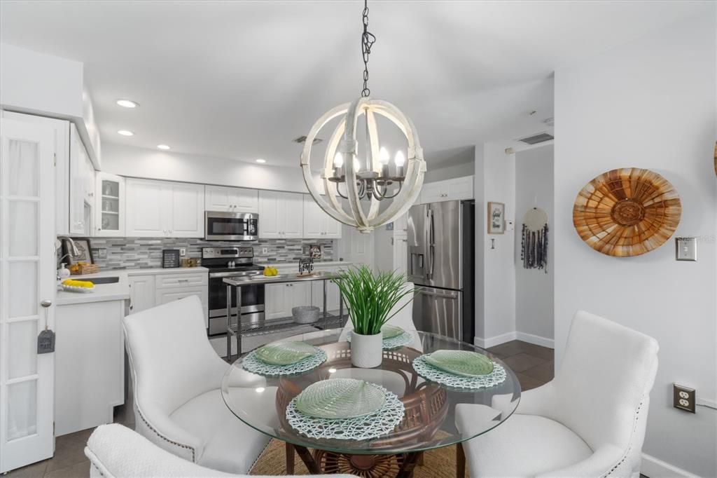 Active With Contract: $525,000 (3 beds, 3 baths, 1834 Square Feet)