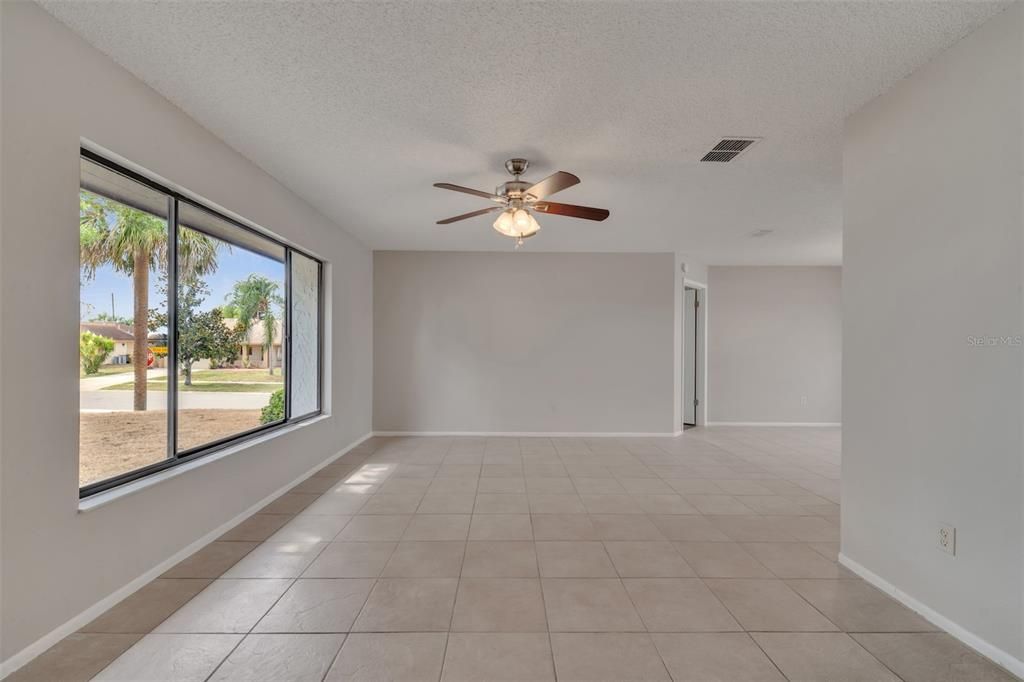 For Sale: $409,500 (4 beds, 2 baths, 1701 Square Feet)