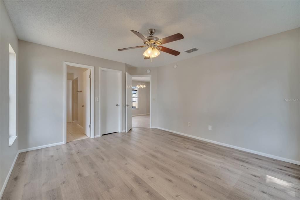 For Sale: $409,500 (4 beds, 2 baths, 1701 Square Feet)