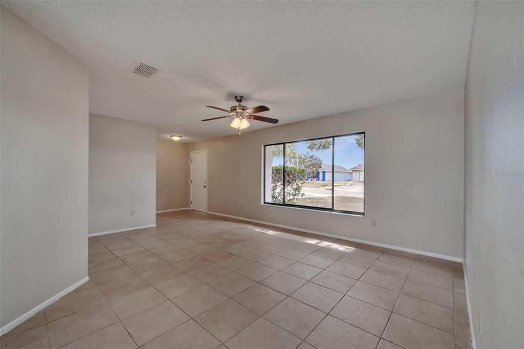 For Sale: $409,500 (4 beds, 2 baths, 1701 Square Feet)