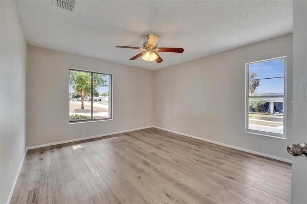 For Sale: $409,500 (4 beds, 2 baths, 1701 Square Feet)