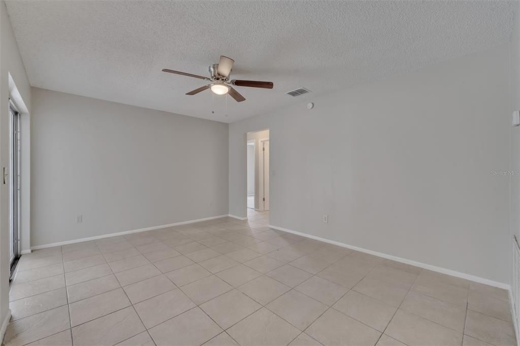 For Sale: $409,500 (4 beds, 2 baths, 1701 Square Feet)