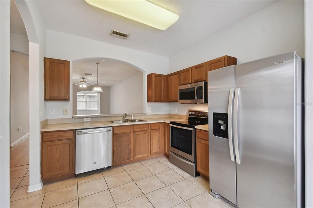 For Sale: $239,000 (2 beds, 2 baths, 1696 Square Feet)