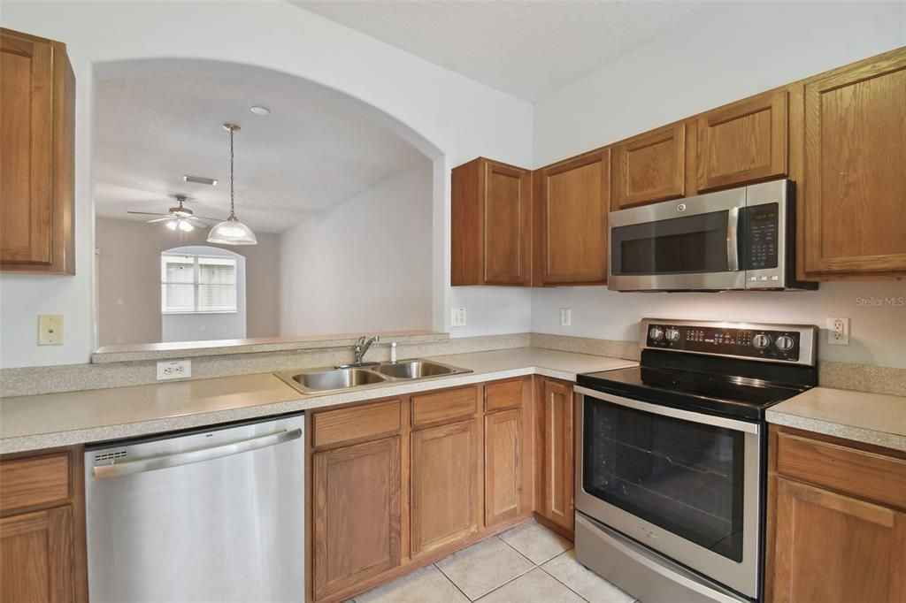 For Sale: $239,000 (2 beds, 2 baths, 1696 Square Feet)