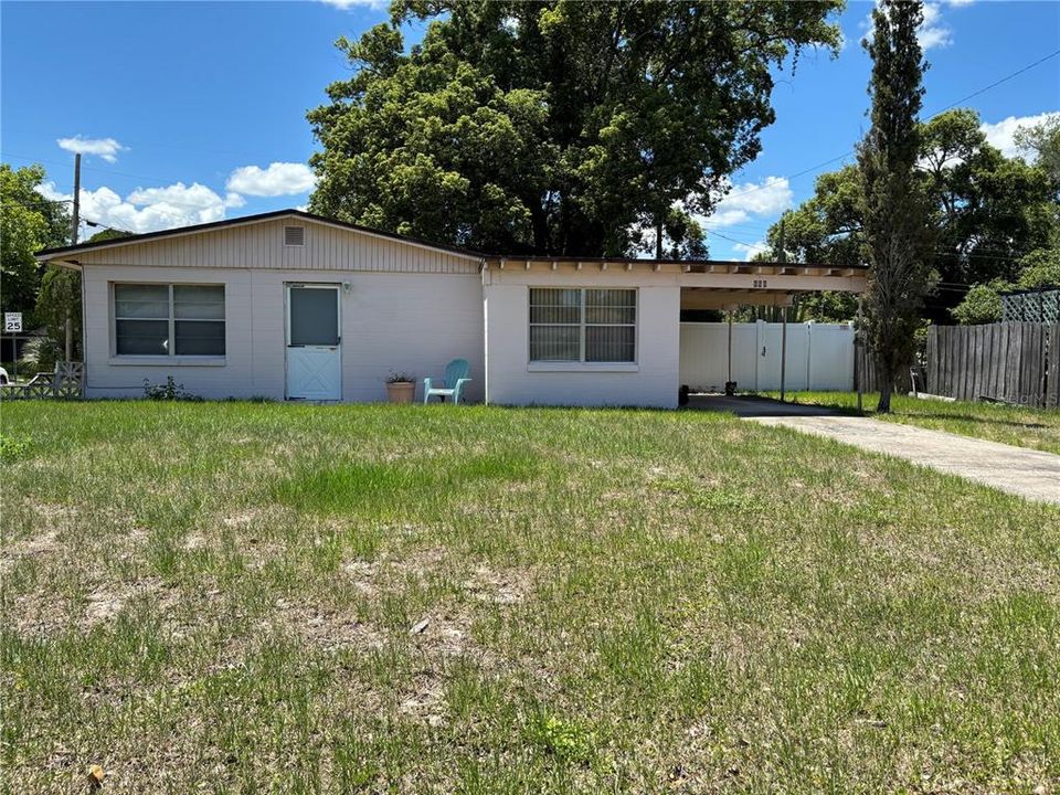 For Sale: $219,000 (3 beds, 1 baths, 988 Square Feet)