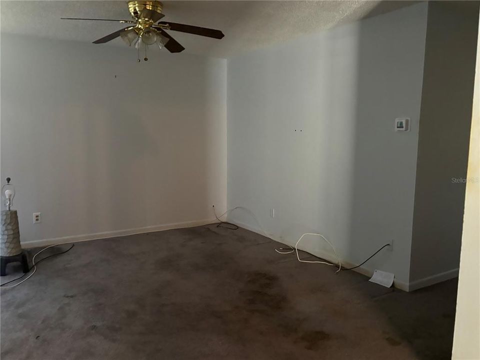 For Sale: $219,000 (3 beds, 1 baths, 988 Square Feet)