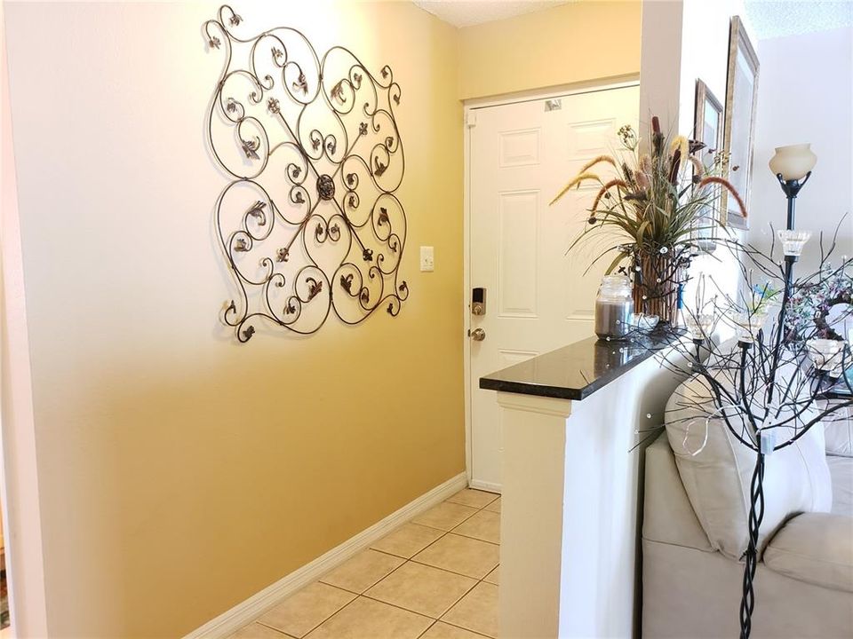 For Sale: $235,000 (2 beds, 2 baths, 1021 Square Feet)