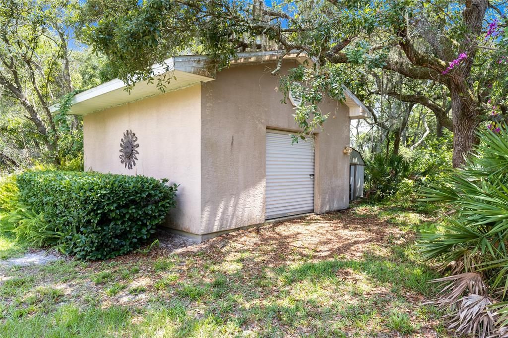 Active With Contract: $905,000 (3 beds, 2 baths, 2798 Square Feet)