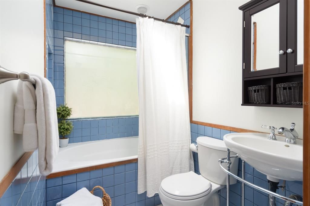 Full bathroom in Cottage