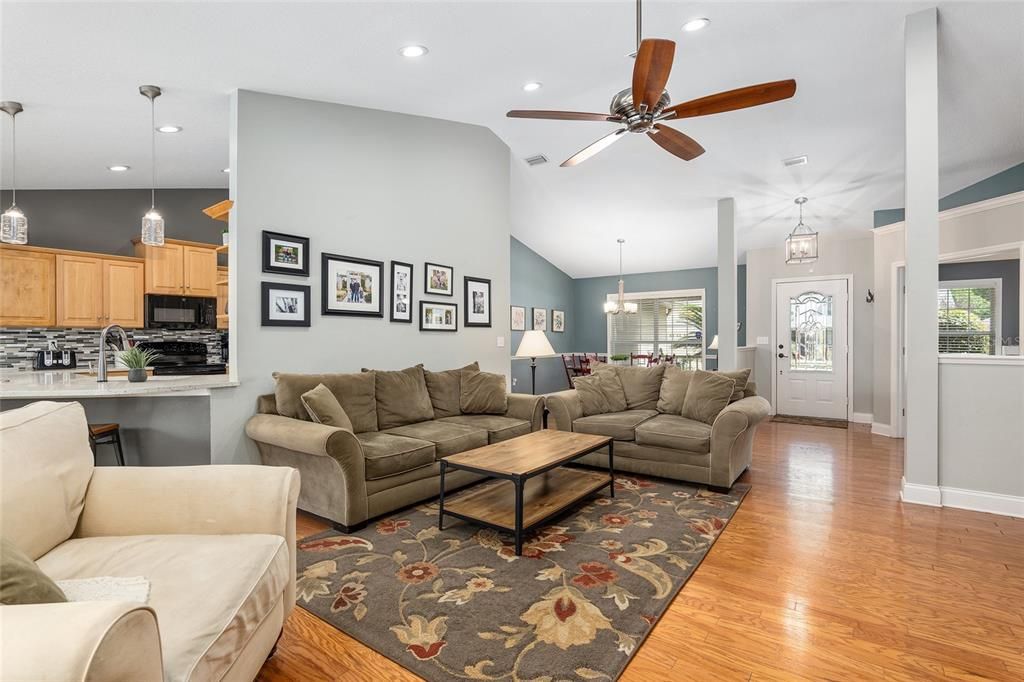 Active With Contract: $425,000 (3 beds, 2 baths, 2047 Square Feet)