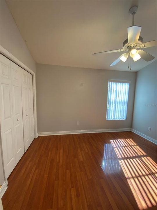 Active With Contract: $1,950 (2 beds, 1 baths, 1272 Square Feet)