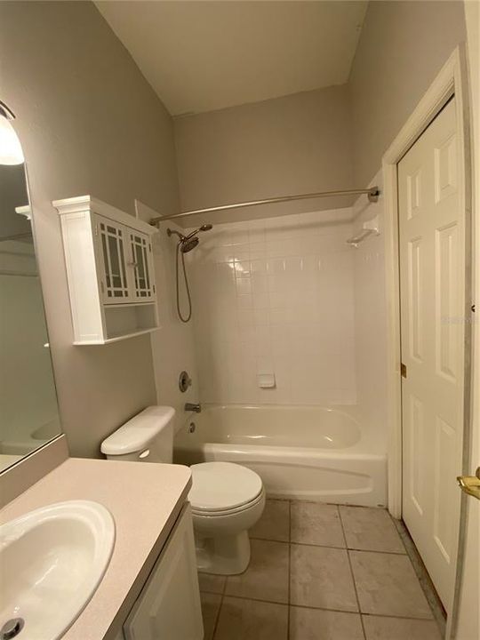 For Rent: $1,950 (2 beds, 1 baths, 1272 Square Feet)