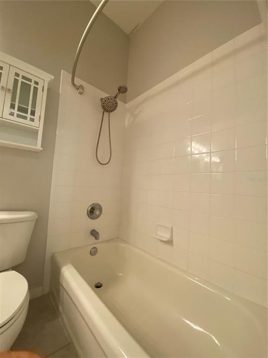 Active With Contract: $1,950 (2 beds, 1 baths, 1272 Square Feet)