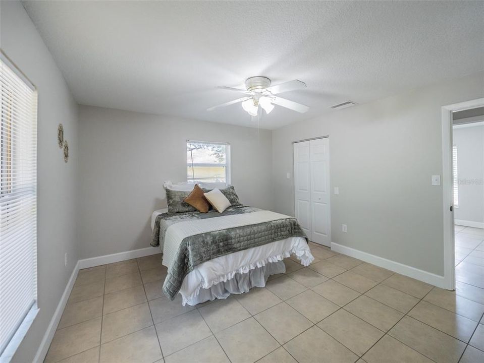 Active With Contract: $259,900 (3 beds, 1 baths, 1350 Square Feet)