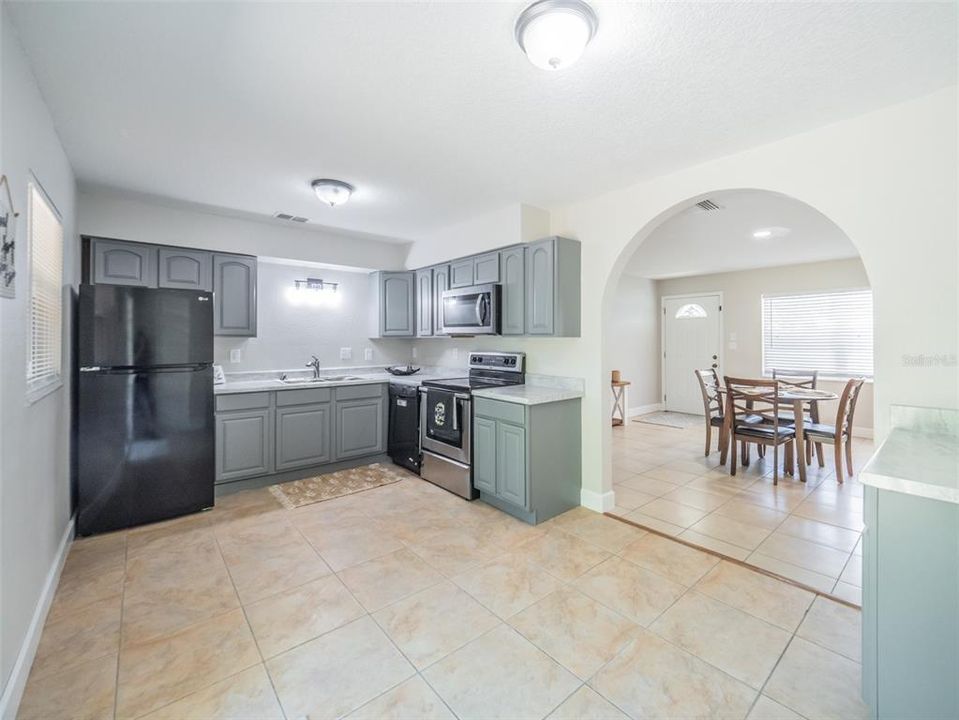 Active With Contract: $259,900 (3 beds, 1 baths, 1350 Square Feet)