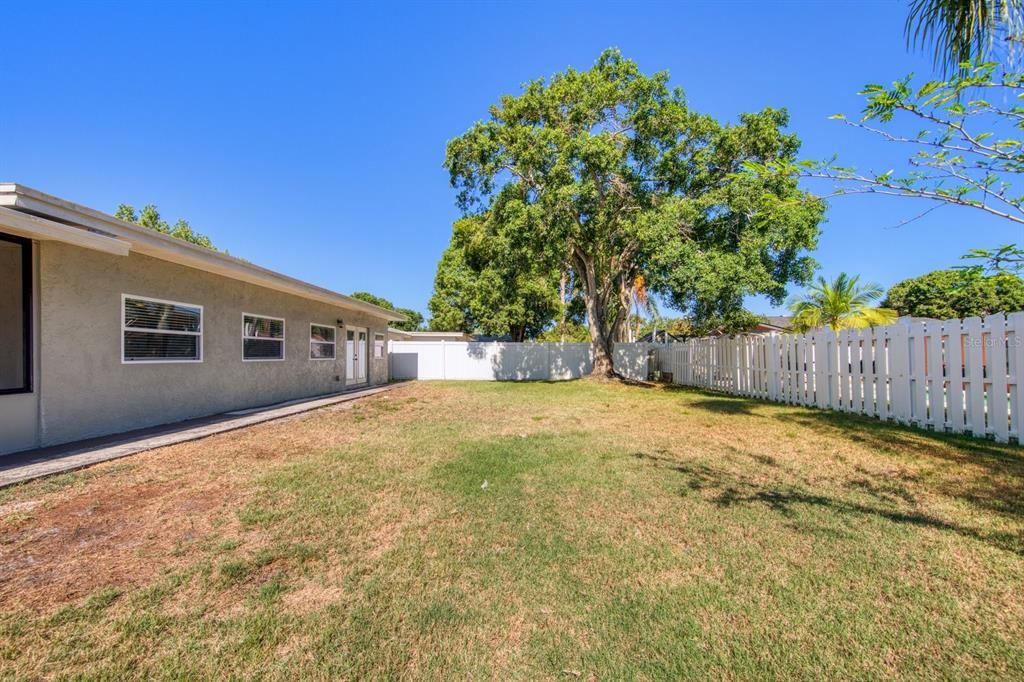 Active With Contract: $419,900 (3 beds, 2 baths, 1536 Square Feet)