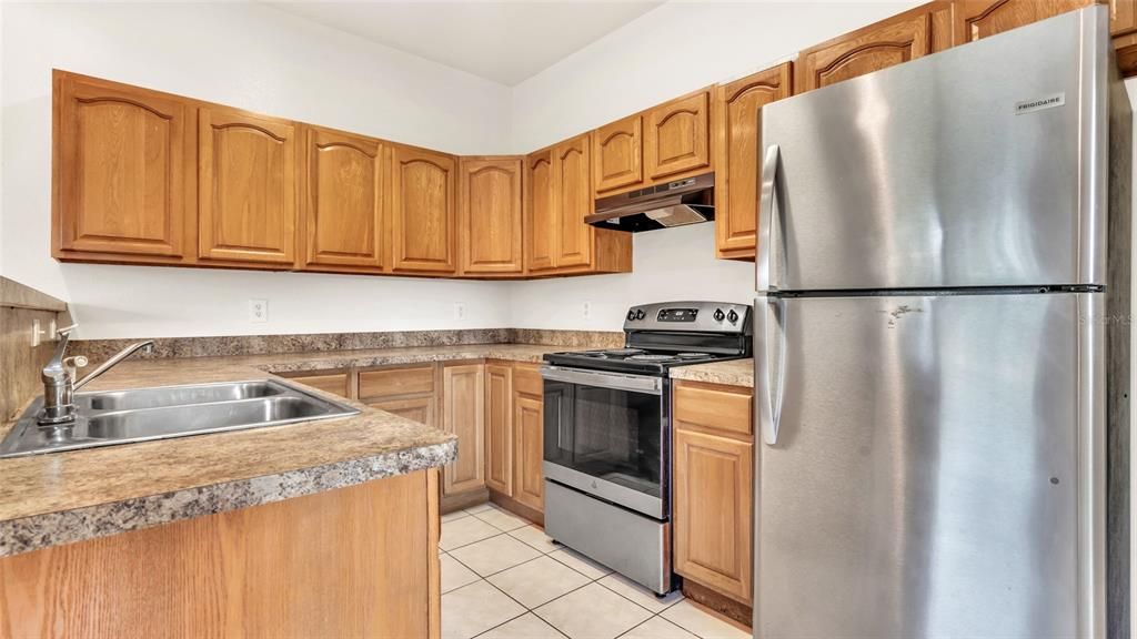 For Rent: $2,150 (3 beds, 2 baths, 1372 Square Feet)
