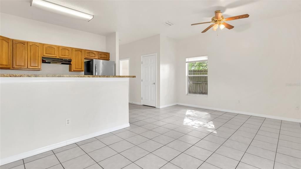 For Rent: $2,150 (3 beds, 2 baths, 1372 Square Feet)
