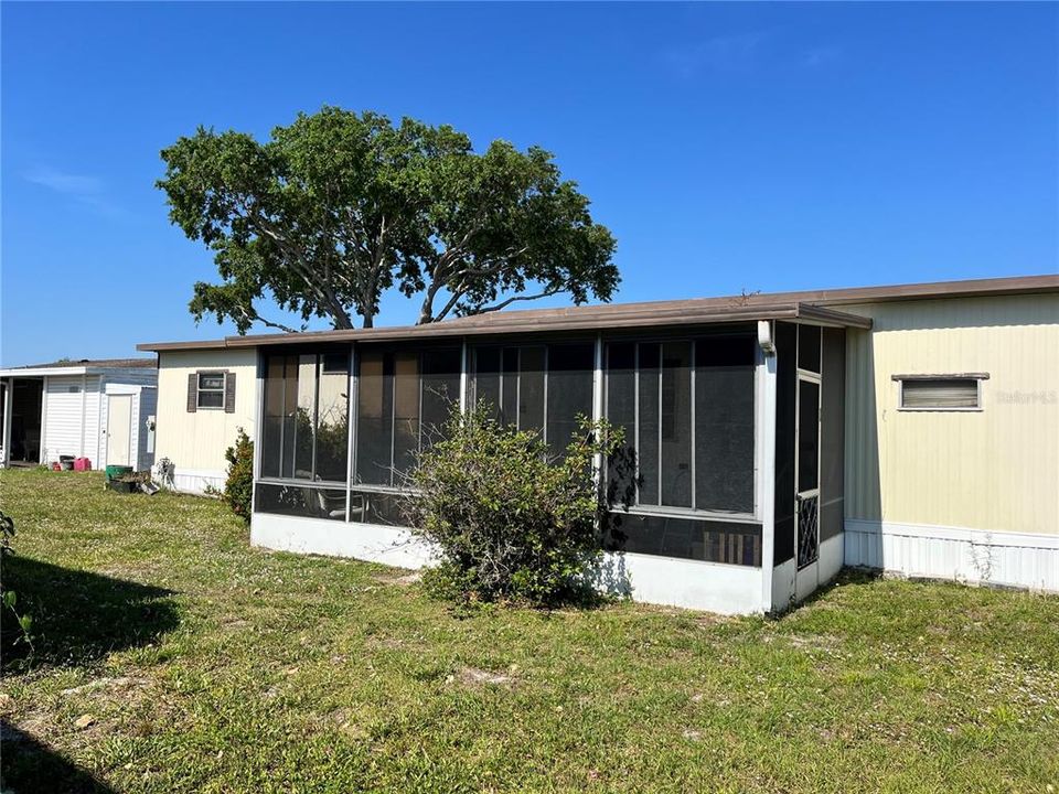 Active With Contract: $74,000 (2 beds, 1 baths, 672 Square Feet)