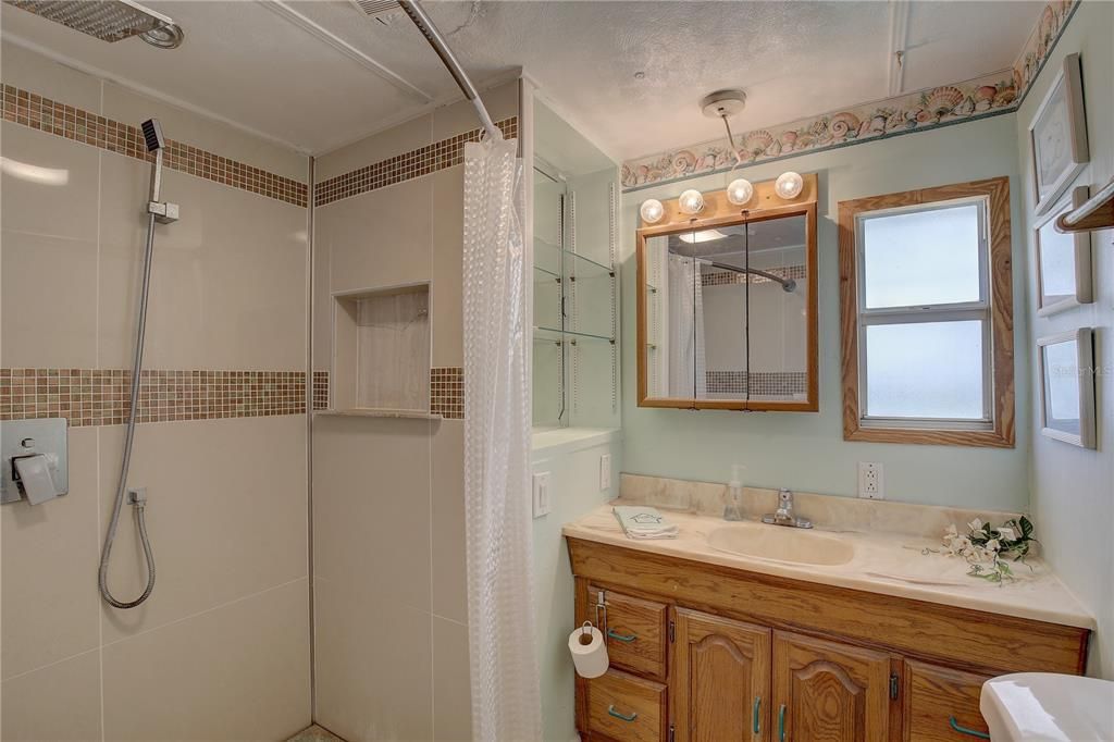 待售: $119,000 (2 贝兹, 2 浴室, 780 平方英尺)