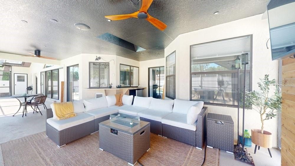 Active With Contract: $499,000 (3 beds, 2 baths, 2165 Square Feet)