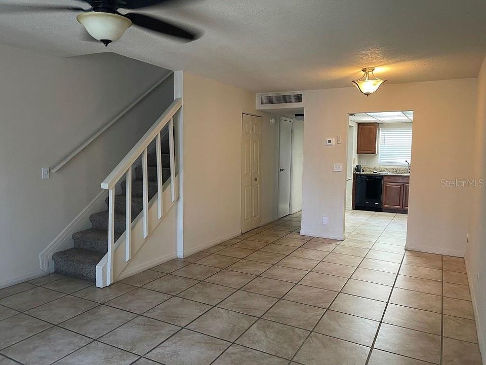 For Rent: $1,725 (2 beds, 1 baths, 1068 Square Feet)