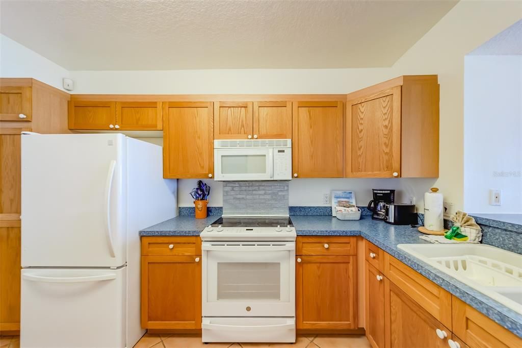 For Rent: $4,000 (2 beds, 2 baths, 1230 Square Feet)