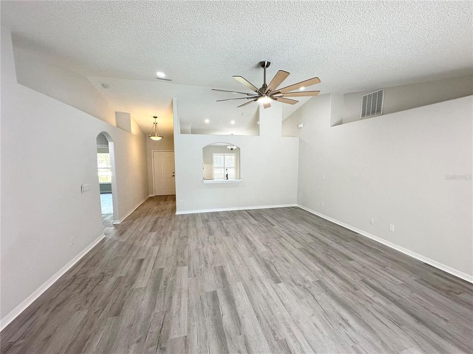 Active With Contract: $399,900 (4 beds, 2 baths, 1930 Square Feet)