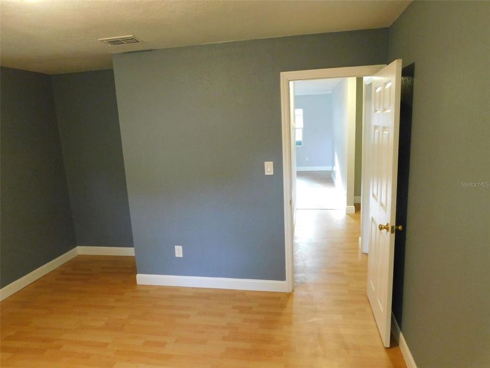 For Sale: $169,500 (3 beds, 1 baths, 950 Square Feet)