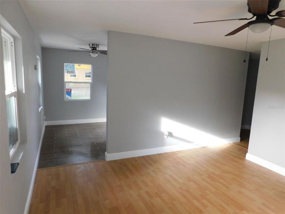 For Sale: $169,500 (3 beds, 1 baths, 950 Square Feet)