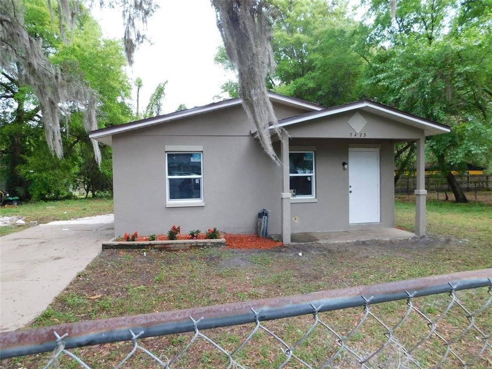 For Sale: $169,500 (3 beds, 1 baths, 950 Square Feet)