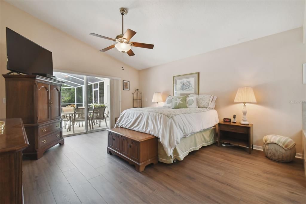 Active With Contract: $575,000 (4 beds, 2 baths, 2302 Square Feet)