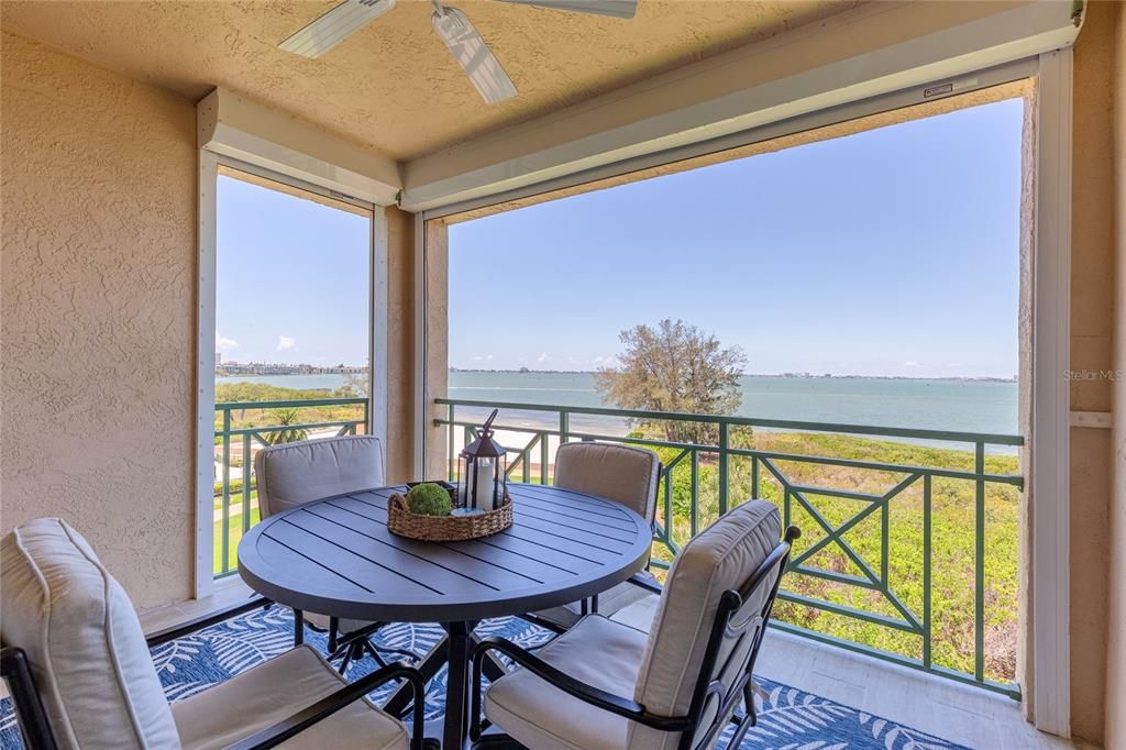 Private Balcony w/ unobstructed views!
