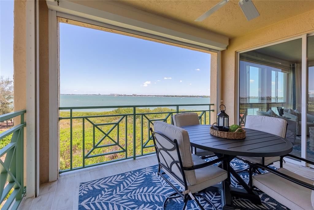 Private Balcony w/ unobstructed views!