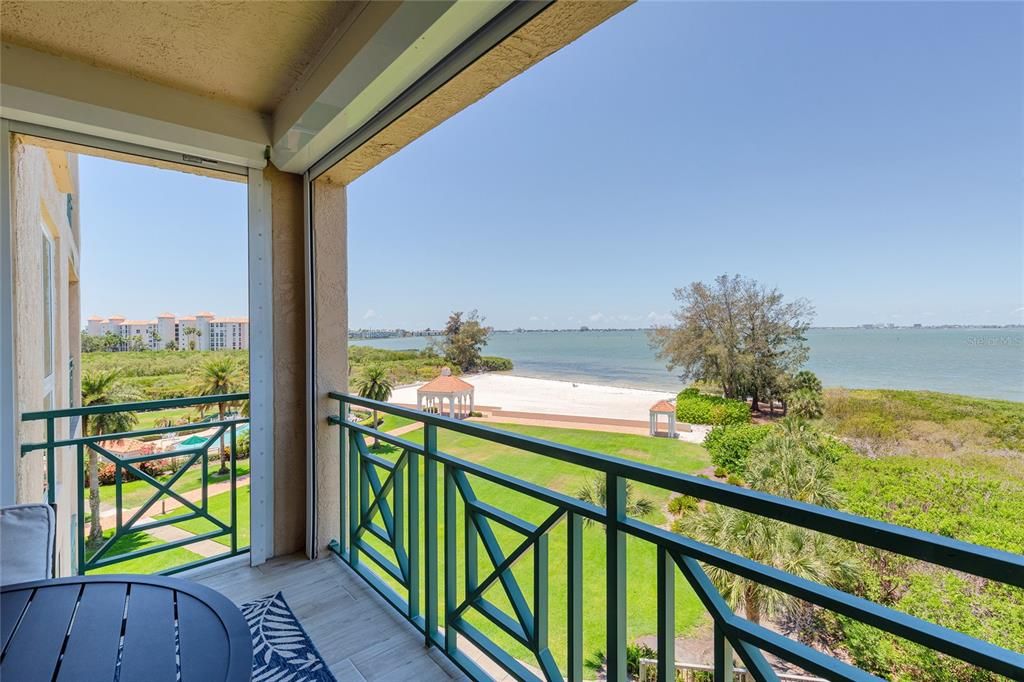 Private Balcony w/ unobstructed views!