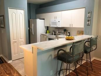 Active With Contract: $232,000 (2 beds, 2 baths, 1110 Square Feet)