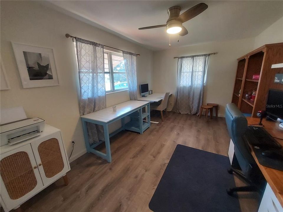 Active With Contract: $389,900 (2 beds, 2 baths, 1132 Square Feet)