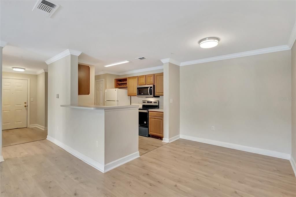 For Sale: $230,000 (2 beds, 2 baths, 1205 Square Feet)