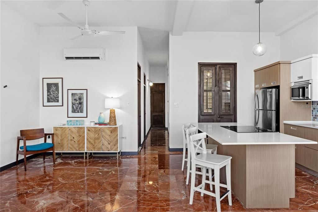 Vendido Recientemente: $850,000 (2 camas, 2 baños, 1251 Pies cuadrados)