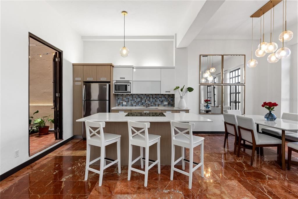 Recently Sold: $850,000 (2 beds, 2 baths, 1251 Square Feet)