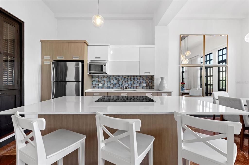 Recently Sold: $850,000 (2 beds, 2 baths, 1251 Square Feet)