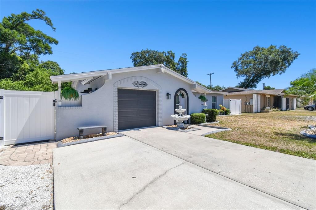 Active With Contract: $355,000 (3 beds, 2 baths, 1143 Square Feet)