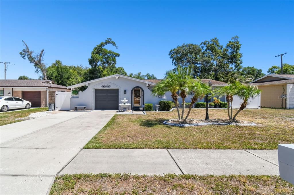 Active With Contract: $355,000 (3 beds, 2 baths, 1143 Square Feet)