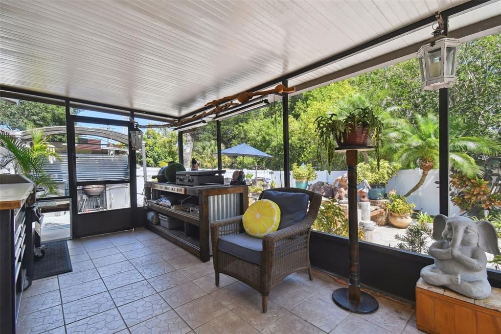 Active With Contract: $355,000 (3 beds, 2 baths, 1143 Square Feet)