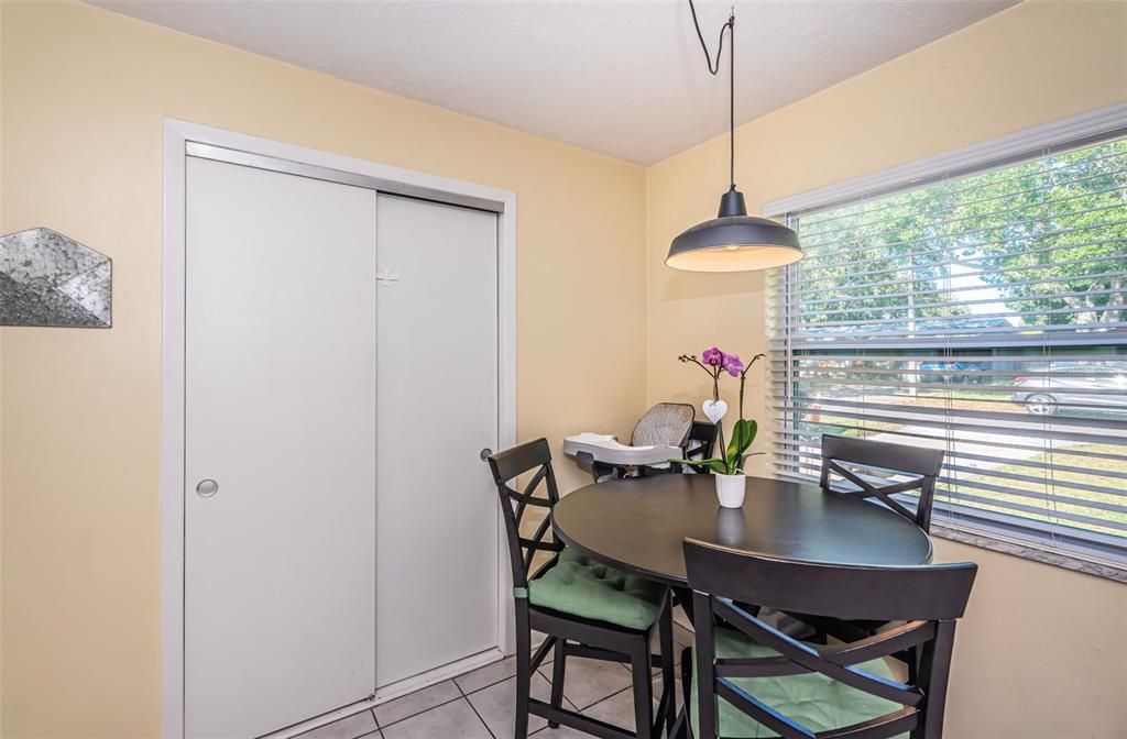 Active With Contract: $344,900 (2 beds, 2 baths, 936 Square Feet)